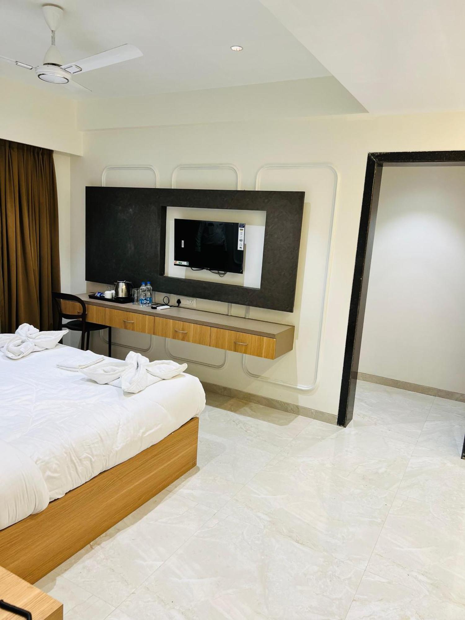 The Grand Leela Resort Khopoli Exteriér fotografie